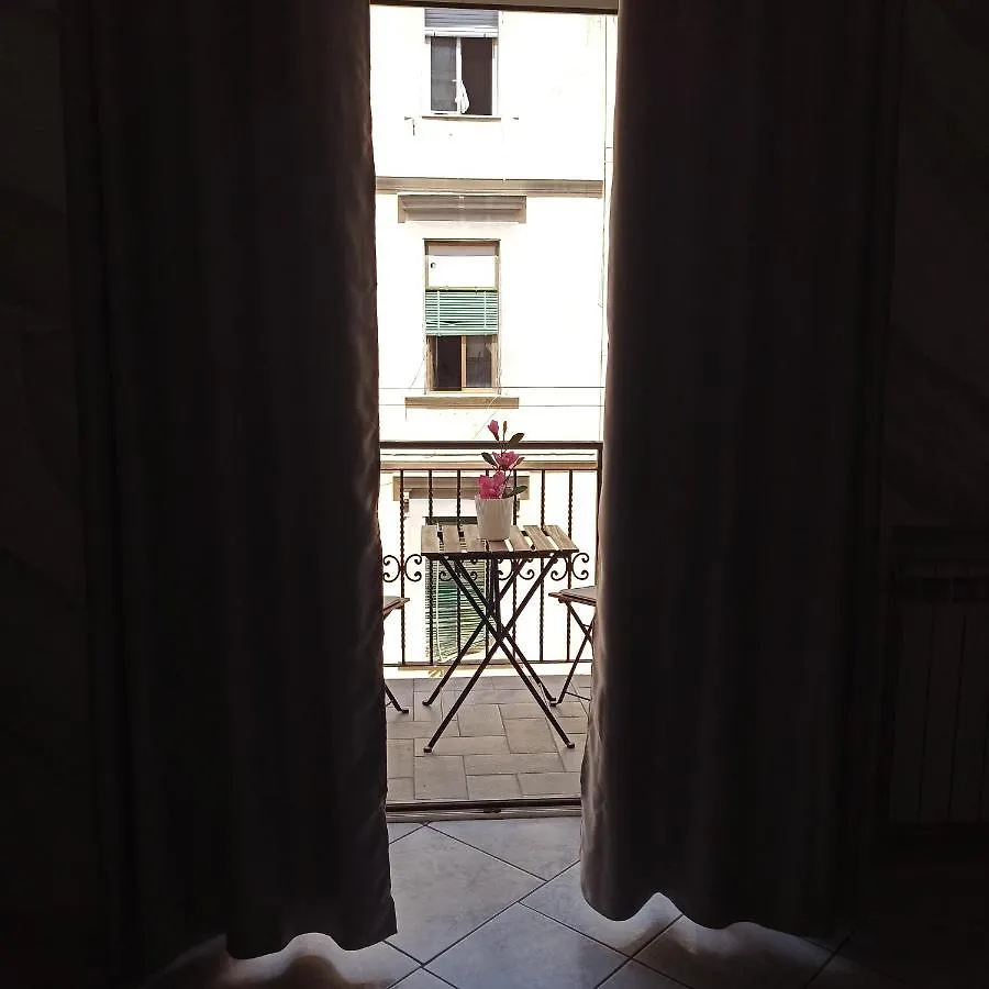 In The Center Rooms Napoli Affittacamere